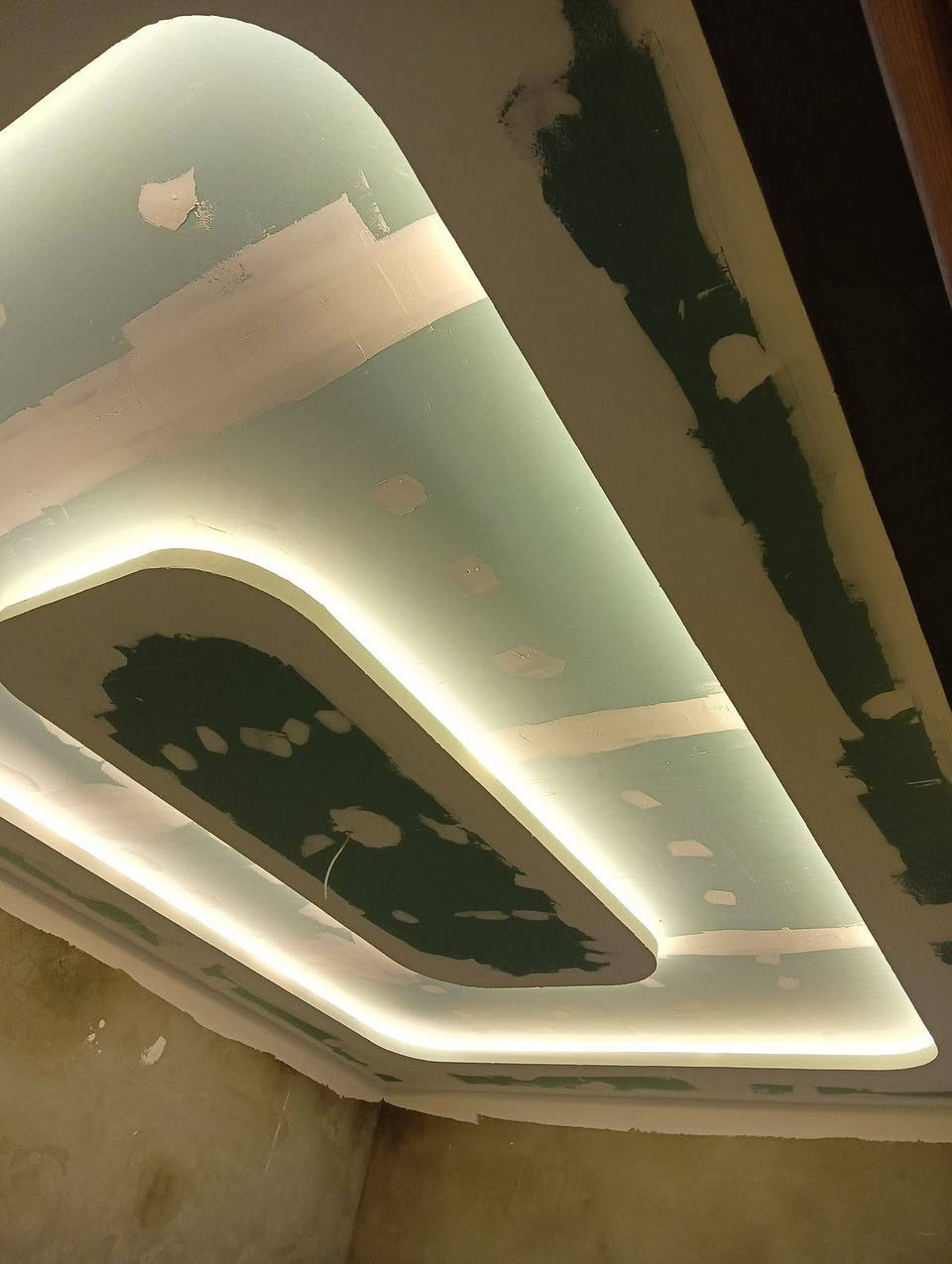 🔹ديكورات وصبغ داخلي وخارجي
🔹الخفاء و صبغ     سيراميك بدون تفليش
🔹 صبغ جدران
🔹 تصليح وتعديل الصبغ القديم
🔹استخدام أفضل المواد وبأحدث الطرق
🔹 دقة بالمواعيد – نظافة بالعمل  أسعار مناسبة 
📍 نجيك وين ما تكون داخل 
📞 للحجز أو الاستفسار 
واتساب  ‏‪‏‪***********‬‏
