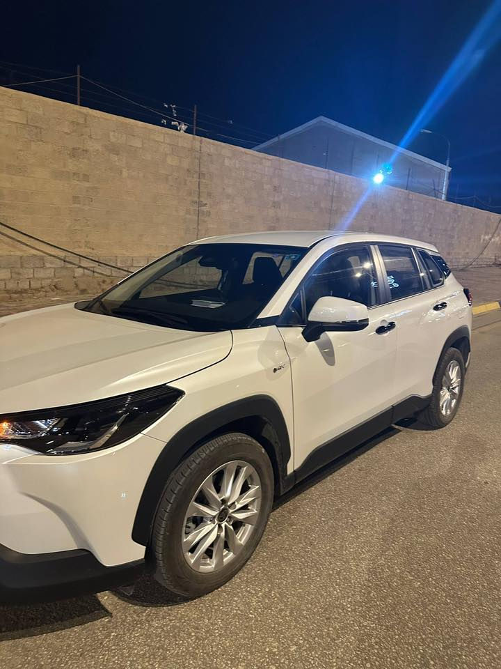 بسم الله الرحمن الرحيم
للبيع فقط بدون مراوس 
كورلا كروس هايبرد موديل 2025 خليجي 
المحرك 2000cc هجين 
الممشى 5800km حقيقي 
تجميع صيني مكفوله من دعاميه للدعايه ماعدى التكحيل الصغير موضح بالصوره بكراج البيت 
موصفات: شاشه الكبيره 
ابل كار بلي 
ثلاث وضعيات قياده
مانع انزلاق 
كأمره خلفيه 
ورقم بغداد 
السياره مدوشمه دوشكه اماراتيه 
والسياره خير من الله ونظيفه وجديده  وسبب بيعها فتح مشروع بسيط 
سعر سياره 185 ورقه وبيها مجال للشراي 
مكان سياره كربلاء المقدسه
رقم صاحب سياره:***********
