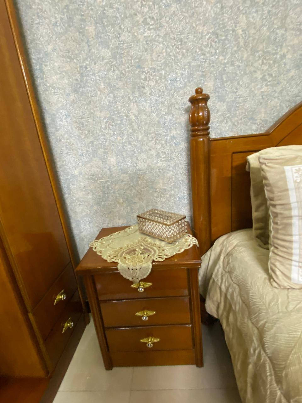 للبيع غرفة نوم نظيفة جدا للاستفسار
***********
