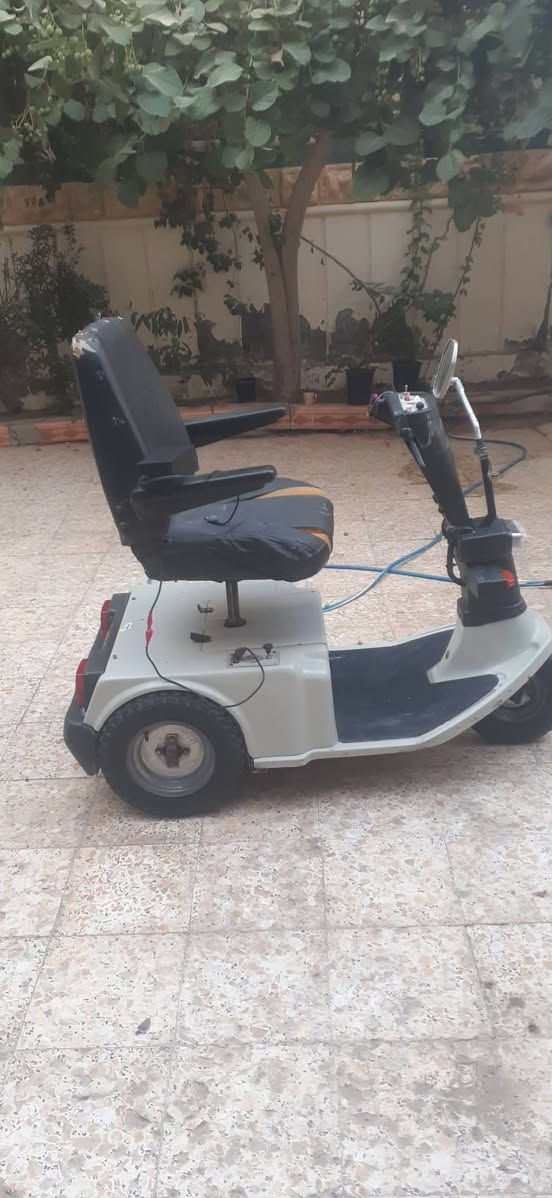 دراجه كهربائيه المانية الصنع لكبار السن والمعوقين للبيع .
٢٤ فولت 

بطاريات عدد ٢ 

سعة البطاريه ٤٨ امبير 

محرك بلادي قوي 

اشارات ضوئيه متكامله 

كرسي دوار مريح 

شاحن جديد 

السرعه ٢٥ كم بالساعه 

السعر ٤٥٠ الف قفل .

مكاني ناصريه المركز .


**إذا كنت صاحب هذا الإعلان وتريد حذفه لأي سبب، رجاءا أرسل رسالة إلى الدعم الفني**