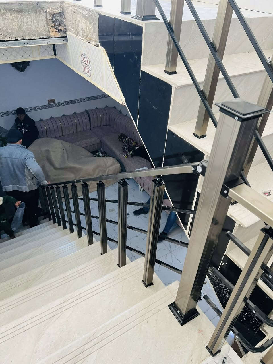 أعمالنا مستمرة ومتواصلة 😊⚒️🏠
جانب من أعمالنا  في ناحية العباسي في منزل الأستاذ سامي سليم ومبروك لأصحاب الدار🌹

تم تجهيز المنزل بمحجر درج  بوري مربع مواد تركية💯💯
❎السعر مناسب جداً
❎يتميز بالمتانة
❎مقاومة عالية ضد الصدأ

متوفر لدينا كل أنواع المحجرات بكافة الألوان والأشكال 
مربع ودائري وكذلك الجام والملكي
دقة وضمان في العمل والمواد
الأسعار مناسبة جداً وتنافسية. وبنظامي القسط والنقد
شعارنا الدقة والأتقان في العمل💪

للأستفسار
*********** 
 *********** واتساب
