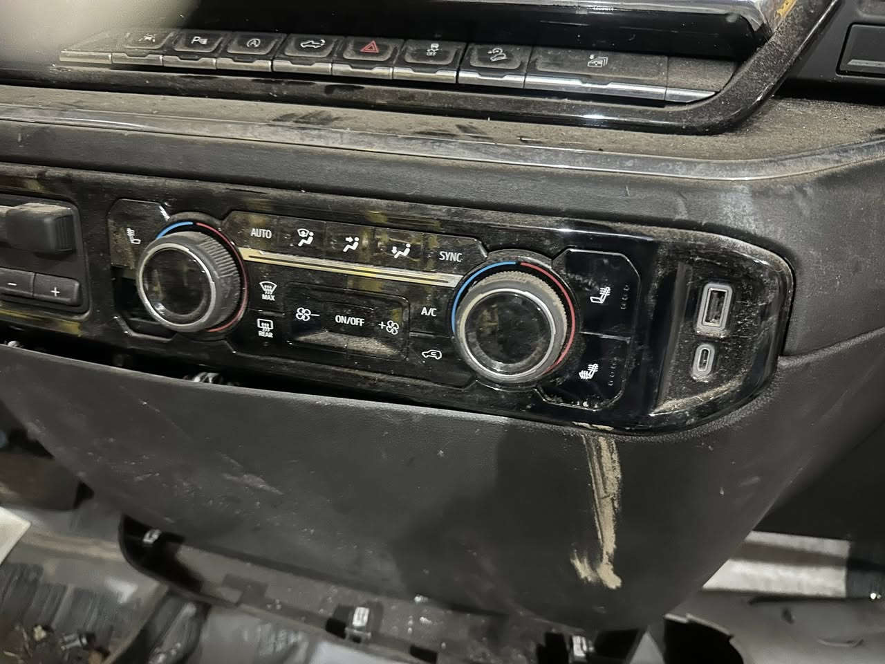 متوفر قطع تفصبخ غيار سلفرادو وسيرا ***********
متوفر توصيل 🚚
