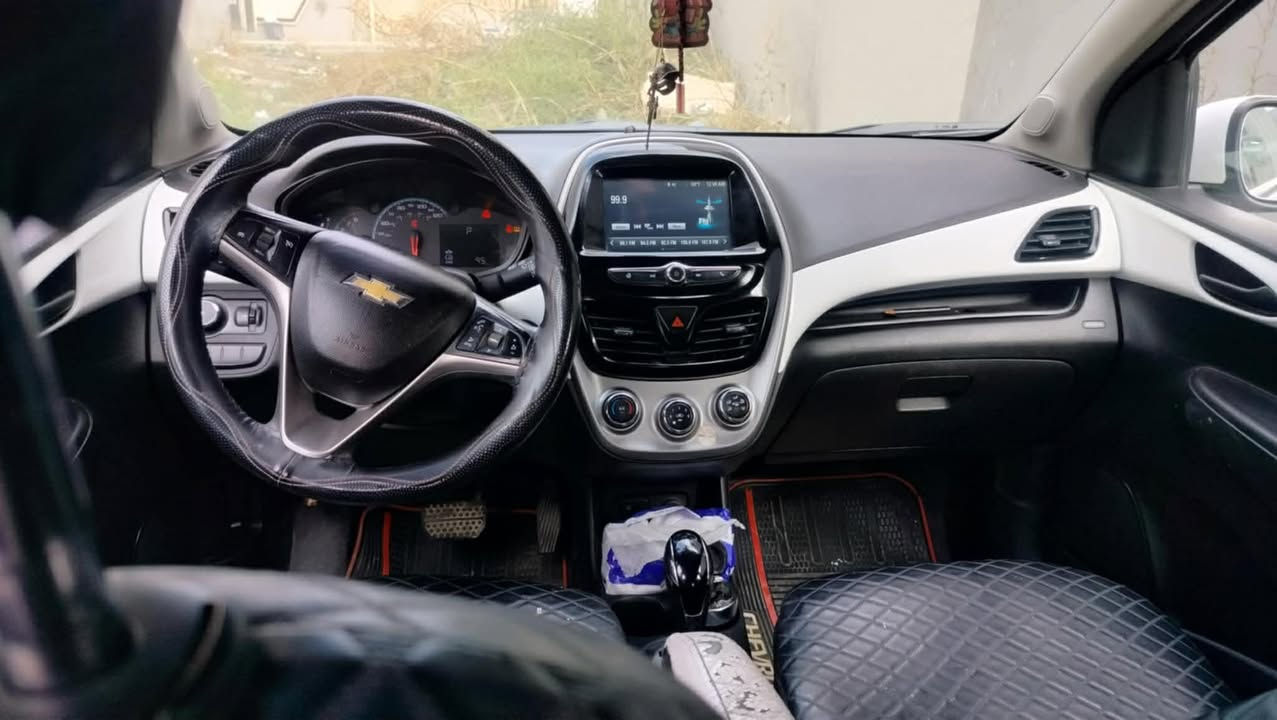 سبارك موديل 2017
 رقم اربيل شرط تحويل هزة وسنوية جاهزه 
بيه كابون بانزين
بيه 3قطع بخ فقط جاملغ امامي وبابين فقط 
مواصفات فول
تحكم استرين 
تحديد سرعه 
 شاشة+ كامره خلفي شركه
مقياس التاير
محرك 16 مرغوب
تبريد   
ويل كب
باقي مواصفات سيارة معروفة 
السعر ب93 وبيه مجال 
للاستفسار اتصل على رقم ***********
