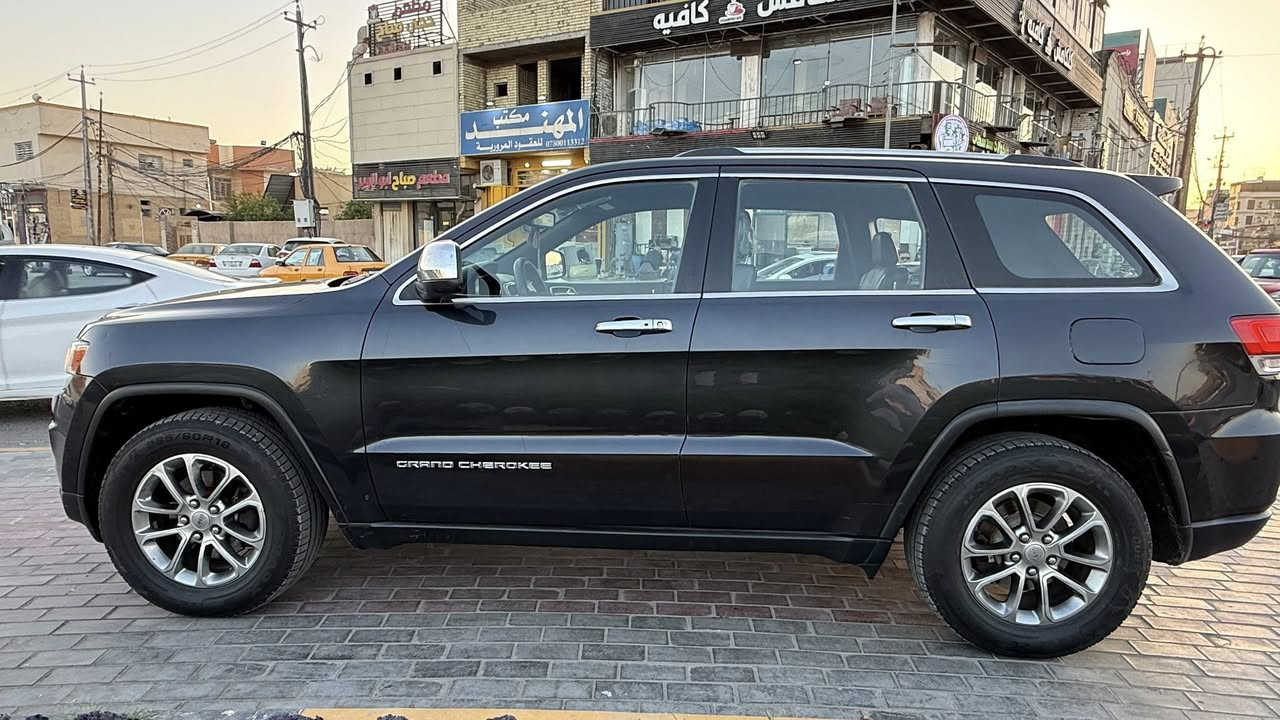 جيب لاريدو 2014 ، 4x4 السونار موجود بالصور
كير طيارة 8 نمر ، 
ويل 16 يعني طسة ما تسمع صوتها ولا تحس بيها اصلاً ، 
شاشة لمس ، 
كامرة دوارة ،
تحكمات ستيرن ، 
شفتات ستيرن ،
مثبت سرعة ، مانع انزلاق ، نظام eco 
منضومة زنون عالي ناصي 
السيارة استخدام شخصي كير ومكينة ما شاء الله مكينة ال14 معروفه ارقة مكينة بالجيب تستقبل عادي ومحسن ، السياره ما ناقصها كل شي وارد امريكي بجم كبس حادثها جاملغ خلفي وباب خلف السائق بالتقرير مفتوح بس صور الحادث مو يمه 
ماناقصه برغي هزه ورقم جديد
السعر 168$ .  
مكاني كربلاء
للاستفسار والتواصل 
***********
