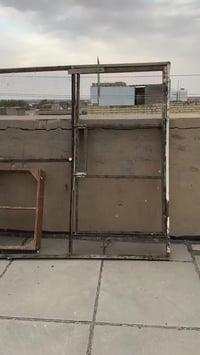 للبيع واجهية خشب العرض ٤امتار ارتفاع متر و٨٠ نضيفة كلش سيم نضيف جدا ال...