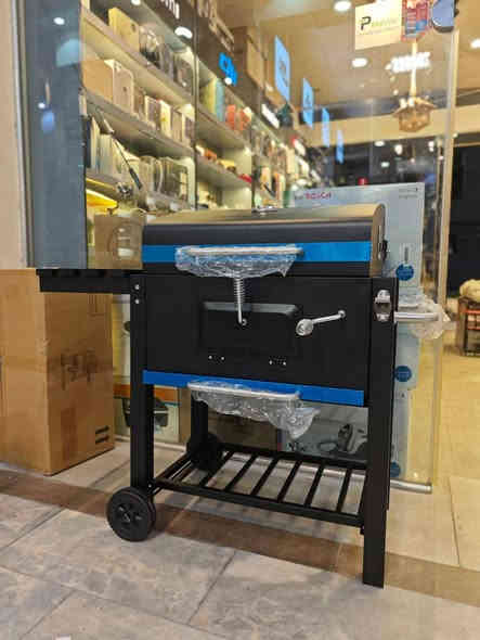 متوفر شواية فحم نوع باربيكيو لجميع انواع المشاوي حديد وزن ثقيل اختصاص جميع المشاوي جرارات تحكم درجة الحرارة ومجرات ضغط مقياس قطعة كامل مواصفات مناسبة للحدائق والشاليهات للاستفسار *********** واتساب أو خاص
