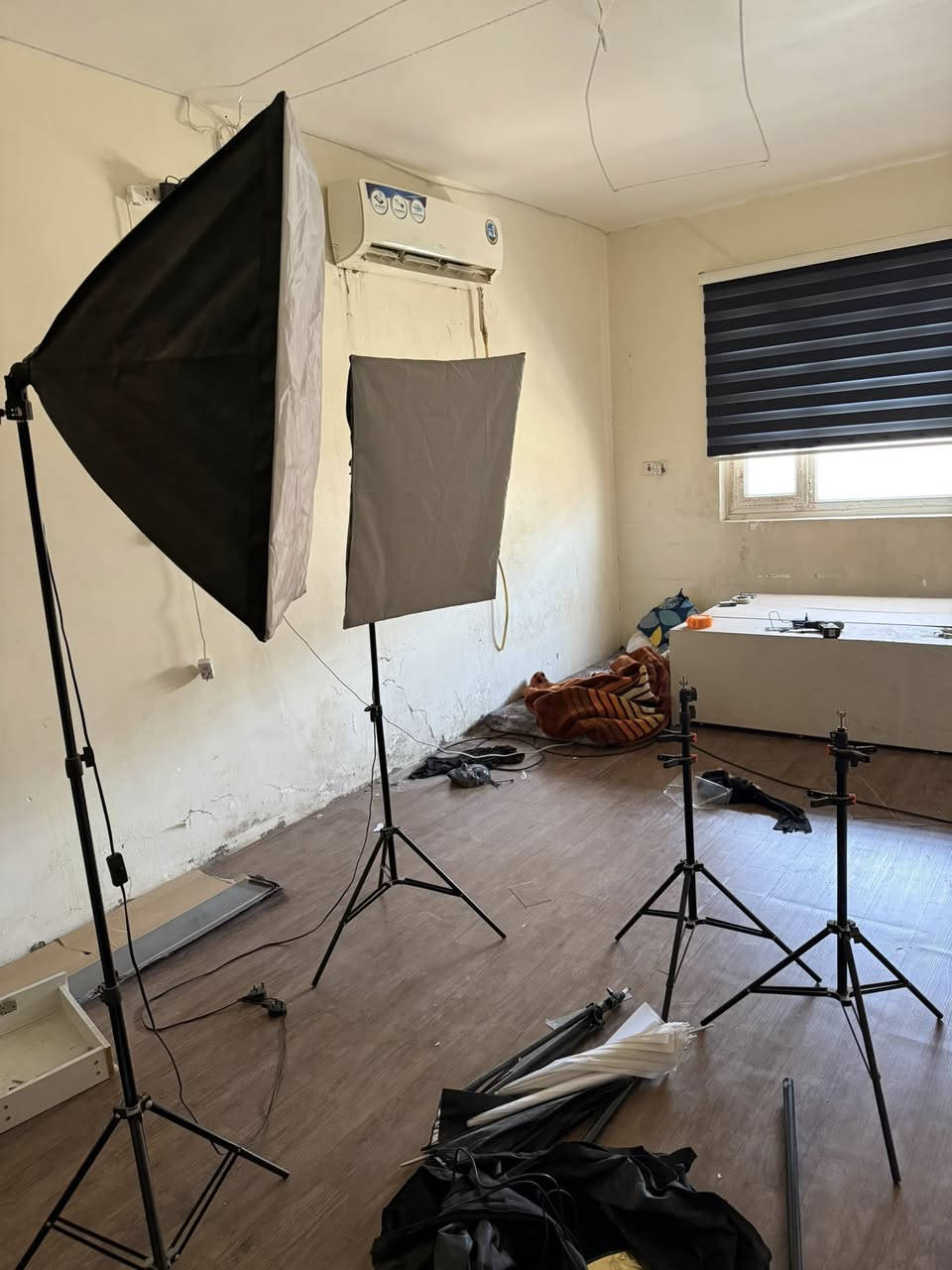 يفيد جماعه يصورن منتجات او محتوى اوبيجات
استوديو تصوير

مكون من 

سوفت بوكس

عدد

2

وشمسيه 

باك كراوند وياه اربع الوان 

وتفاصيل اكثر خاص 

عنوان

سعره 250الف


**إذا كنت صاحب هذا الإعلان وتريد حذفه لأي سبب، رجاءا أرسل رسالة إلى الدعم الفني**