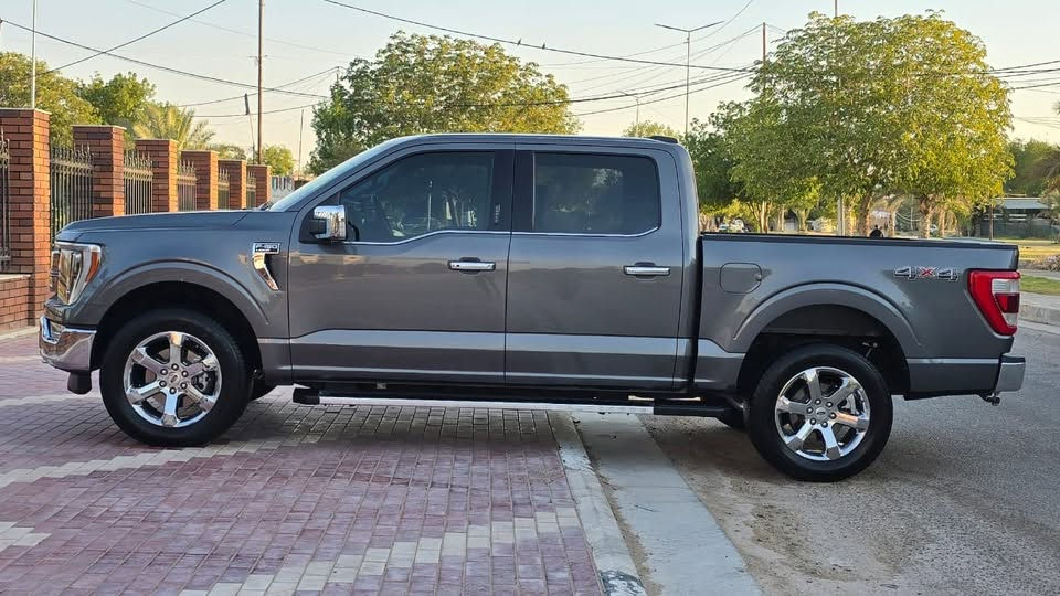 السلام عليكم
للبيع فورد F150 لاريات موديل 23 فول بدون بانو راما رقم اربيل بسمي تحويل مباشر مكينه 8 سلندر 5.0 وارد امريكي حادثهة باب خلفي ايرباك برده ماشيه 37 الف  المواصفات الاريات معروفه كشنات تبريد تدفئه دشبول دجتال رادارات اماميه وخلفية وجانبيه وتحديد مسار كشن خزن تشغيل عن بعد كشنات خلفية تدفئه فور ويل وسنكل ويل كامره دواره كير طرح كشنات كلهن كهرباء مودات قياده متعدده  سماعات بوس حساسات اماميه وخلفية ستيرن كهرباء مري شفط لايت فرار ويه الستيرن السياره كير مكينه حداديه دواخل حداديه كلشي بيهة مكفول عدا حادثهة وعلئ وضع الشركه للاستفسار *********** السعر 310 وبيهة مجال حك الجيه مكانهة كربلاء،

