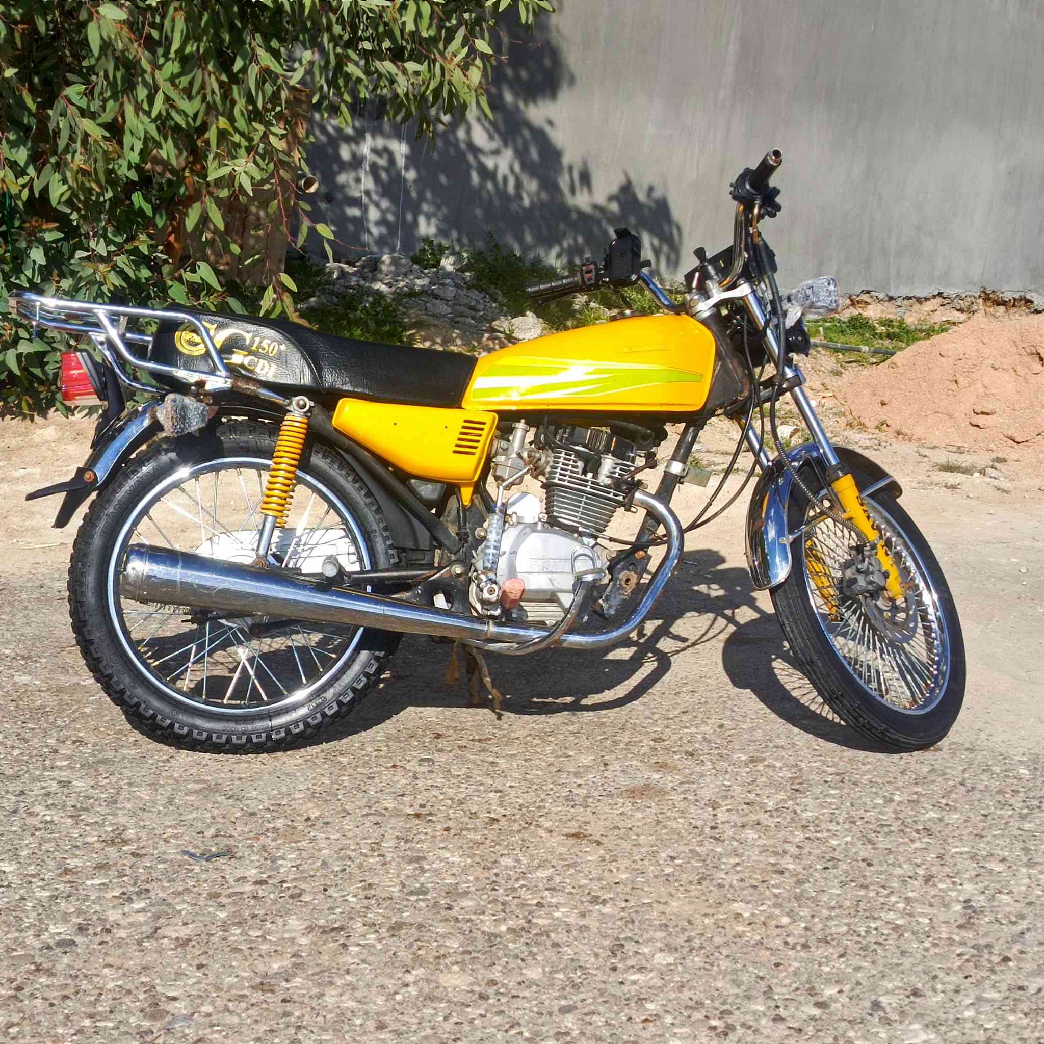 سيفان 2017 محرك150 كهربائيات شغاله سعر375وبي مجال مكاني رأوه ***********
