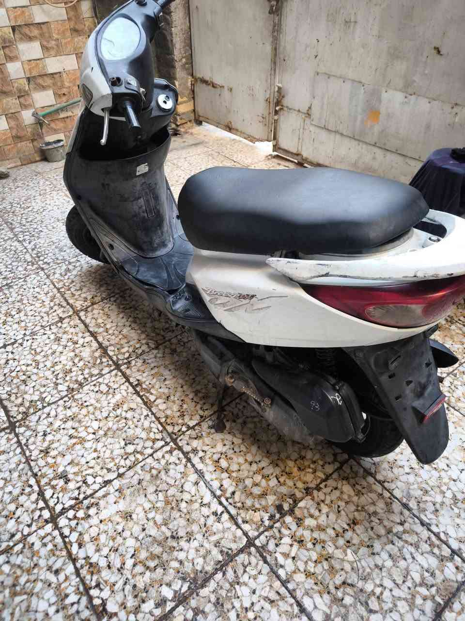 دراجه مابيهة اي نقص لا تبخير لا تنقيص 
 مكفوله كفاله عامه
 من مكينه من كابريتر من كلشي بلاد 
سعر 600 وبيهة مجال بصيط 
رقمي واتس اب 0774 531 8909
