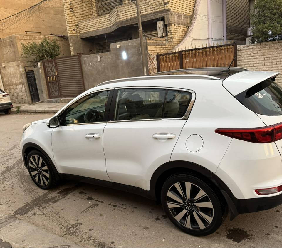 السلام عليكم
سبورتج 17 خليجي 
فول مواصفات 
بصمه تشغيل وبصمه ابواب 
بانوراما 
مري شفط 
كشنات كهرباء
اشاير ترحيب مري وابواب
تبريد قطعتين 
تحكمات ستيرن
نظام قياده نورمال وايكو وسبورت
رقم بغداد 
عداد المسافه 128km
سعر 187$وبيها مجال

***********
