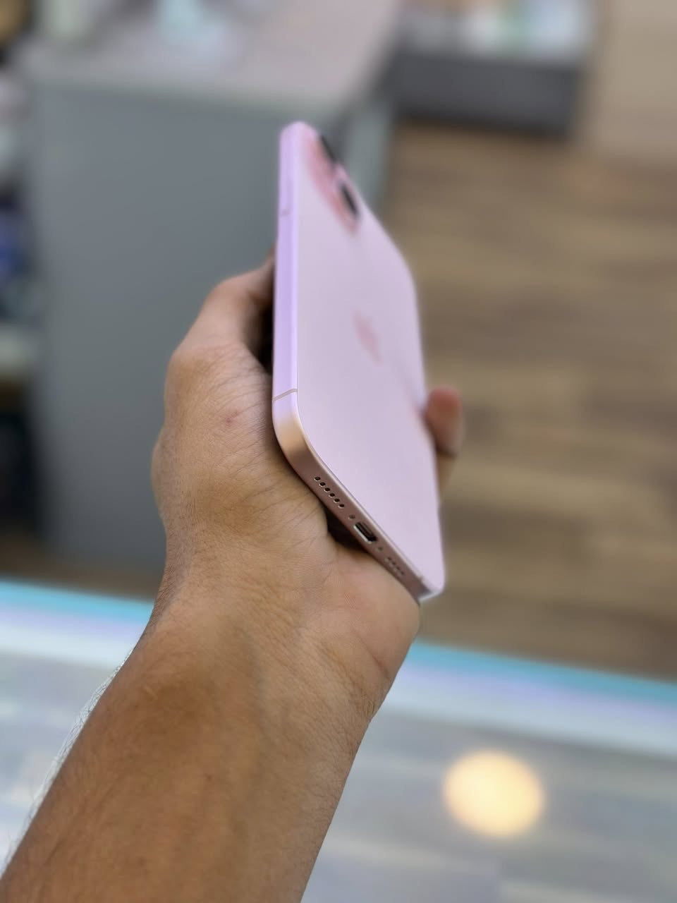 iPhone 15 plus
الذاكره                          128gb 

اللون                           وردي 🩷

نموذج الجهاز                   M 

بطاريه الجهاز                87‎%‎

الجهاز جداً نضيف وواضح بالصور ممفتوح ومداخل صيانه بيه ضمان استبدال في حال وجود خلل بالجهاز 

 

السعر 790 الف 

العنوان.  العامرية شارع المنضمه ركن شارع محطه الغاز 

للتواصل واتساب 

***********
