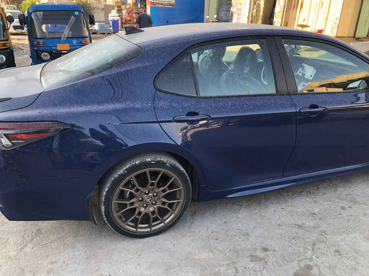 السلام عليكم
كامري للبيع 2023
وارد امريكي دفع رباعي. اللون ازرق 
ماشية. 15 الف. كيلو 
حادث فقط تبديل دعامية 
فول مواصفات بدون فتحة. 
للاستفسار الاتصال ***********
