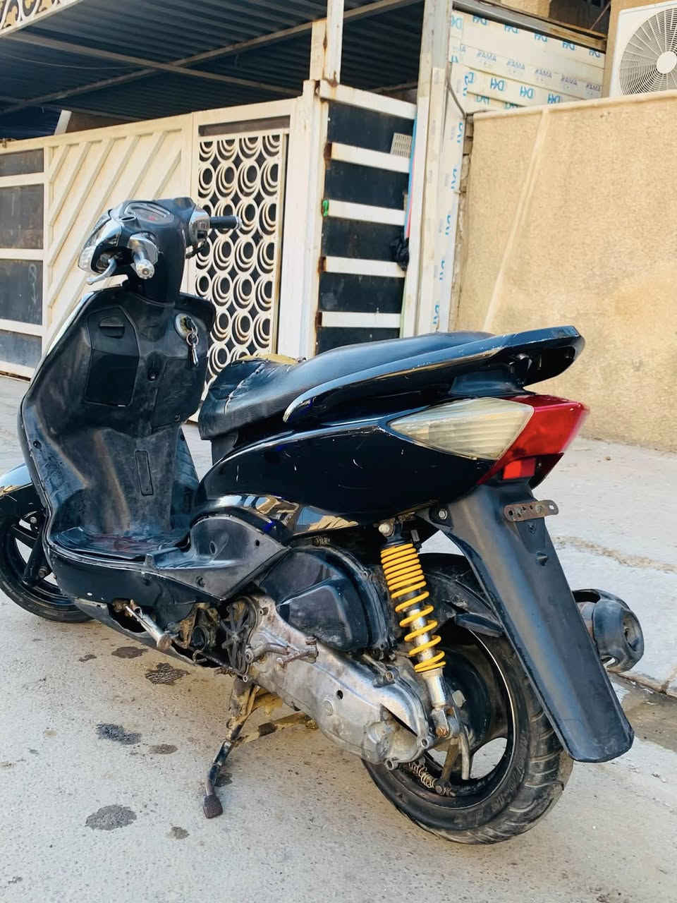 السلام عليكم سكنس نثيه ١١٠ ياباني دراجه جاهزه نقصها باتري وهورن مكينه حلوه تحفيت جديد تشتغل هندر جيب باتري يشغل سلف السعر ٤٥٠ وبيها مجال مكاني بغداد حي العامل *********** فقط واتساب
