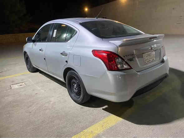 السلام عليكم 
نيسان فيرسا SV موديل 2019
رقم نينوى ، سنوية 2027 
قطعتين صبغ ، كير و مكينة و تبريد شرط
بيع او مراوس حسب القناعة 
السعر 102 
شرط التحويل
*********** موصل
