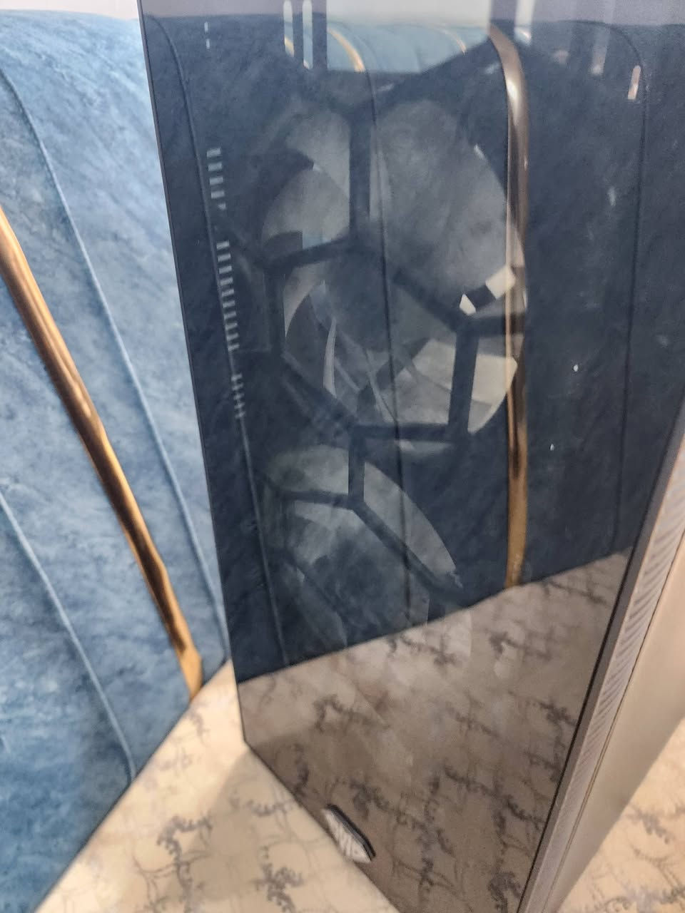 السلام عليكم
يس فارغ للبيع 
يجي ويا 4 فانات rgb مع هب مراوح كل شي بي شغال مابي مشكله 
نضافه جدا عاليه 
السعر 55 الف 
مكاني بغداد توصيل موجود


**إذا كنت صاحب هذا الإعلان وتريد حذفه لأي سبب، رجاءا أرسل رسالة إلى الدعم الفني**