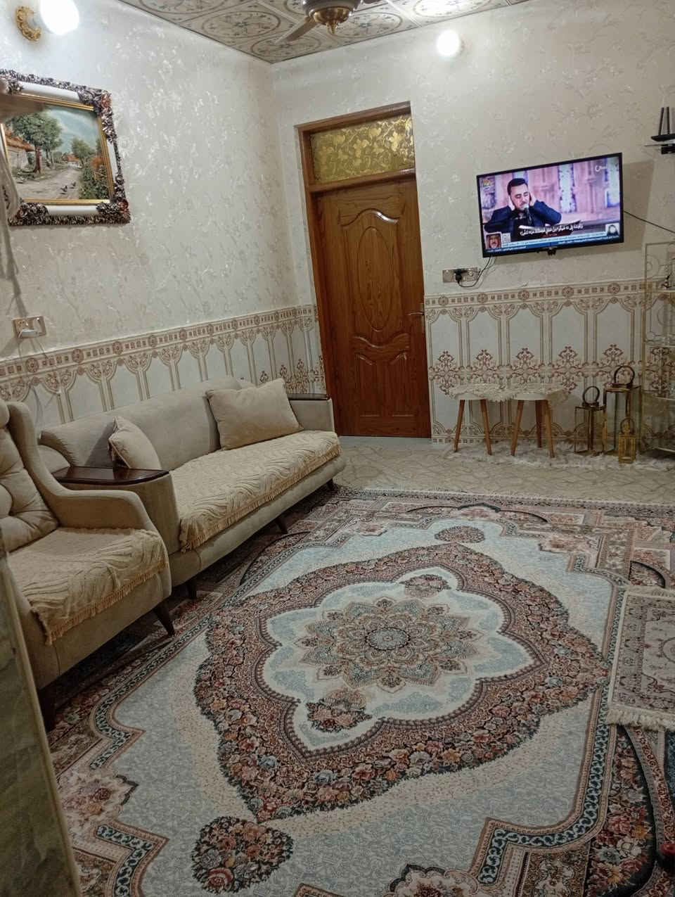 دار للبيع مساحه ١٠٠ متر نظيف  الأساس والسقف كونكريت غرفه سندويج فوك والكاونتر  وكيزر مع خط مولده المكان شارع المطار الجديد قرب جوهرة العرب شارع العلويات الدار مقابيل العلويات  للعلم منطقة الكريشات  اول منطقه مشموله بل تطويب للاستفسار خاص او الاتصال  ع الرقم ***********
