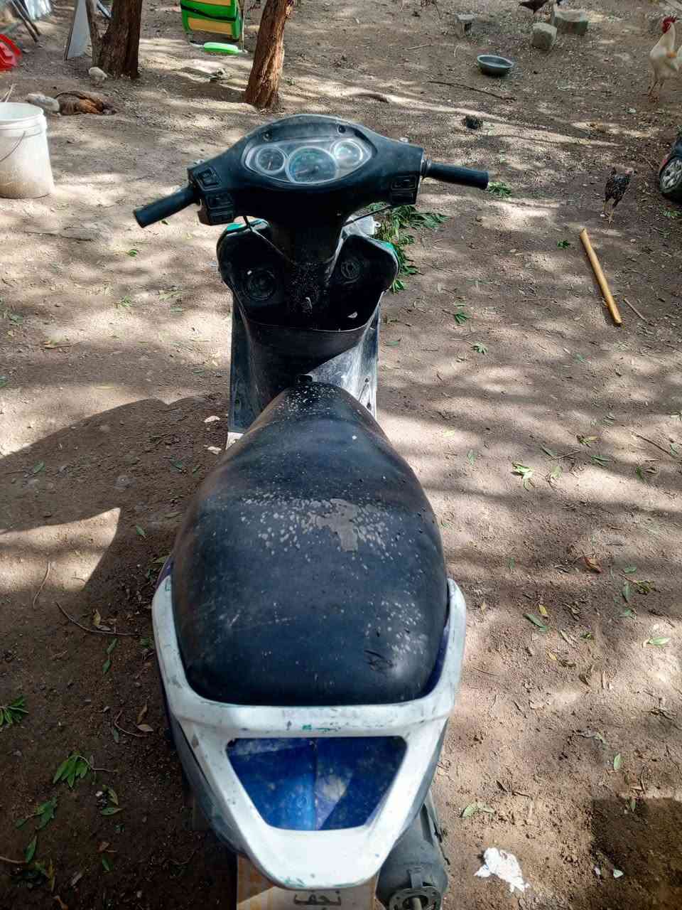 دراجة كامكو للبيع ابيع حديد الشراي يراسل على هذا الرقم ***********
