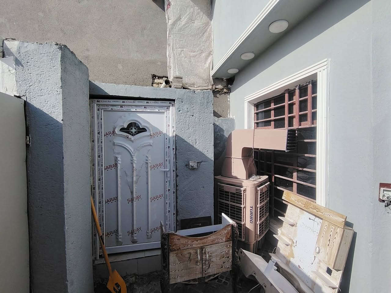 مشتمل للبيع كوت حي الحكيم شارع معارض بيت شريجي او محطة الواسطي مساحه 100متر5×××20 بناء طابوك سكف صب حديث غير مسكون
يتكون من... غرفة نوم... هول... مطبخ... استقبال.. مجمع صحيات.... كراج........
#للاستفسار_مرجعة_مكتب_الريان_الاستثمار_العقار_
كوت_حي الحكيم شارع علاء غريب او قرب أسواق باب الحارة 
بإدارة حسين ابوسند الركابي 
***********
