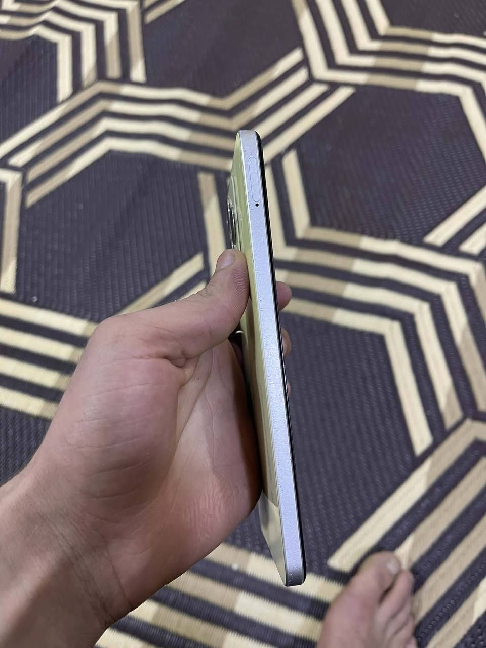 السلام وعليكم عندي هاذا الجهاز للبيع شرط نضيف وما مفتوح باب اول. السعر 75 الاتصال ***********
