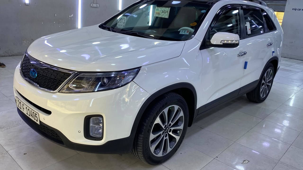السلام عليكم
كيا سورنتو خليجي للبيع
موديل.2013.  
سورنتو محرك حجم 6 سلندر  دوش 
محرك وكير شرط شرط سيارة فول فول مواصفات 
بانوراما # بصمة تشغيل # بصمة أبواب # مري شفط
بردات بلبطاين # سبعة راكب # تبريد شغال ثلاثة قطع
إشارات بلمري # شاشة وكامرة # تحكمات وحساسات 
سيارة فول فول
سنويه هزة جديد تريد وكالة تريد تحويل 
للاستفسار  *********** عنواني كركوك دوميز
