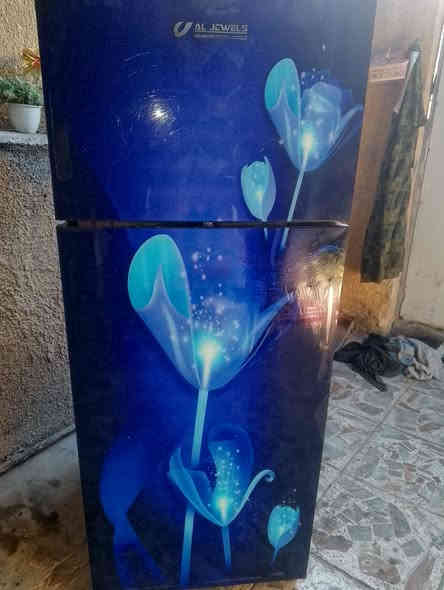 سلام عليكم ثلاجه جديده للبيع تسعه قدم شديت ماطور جديد مجاي تبرد مارف شبيهه هيه ثلاجه جديده للبيع مكاني بغداد زعفرانيه شارع محهد على سده يم سواق تفاحه السعر 100 وبيهه مجال رقم الهاتف ‏‪***********‬‏
