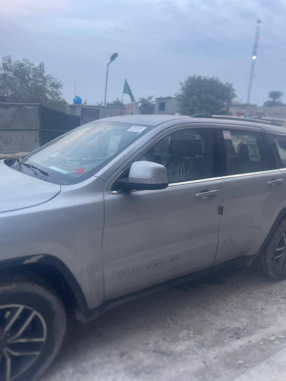 سيارة جيب شيروكي 2020السعر 150ورقه تواصل خاص ***********واتساب
