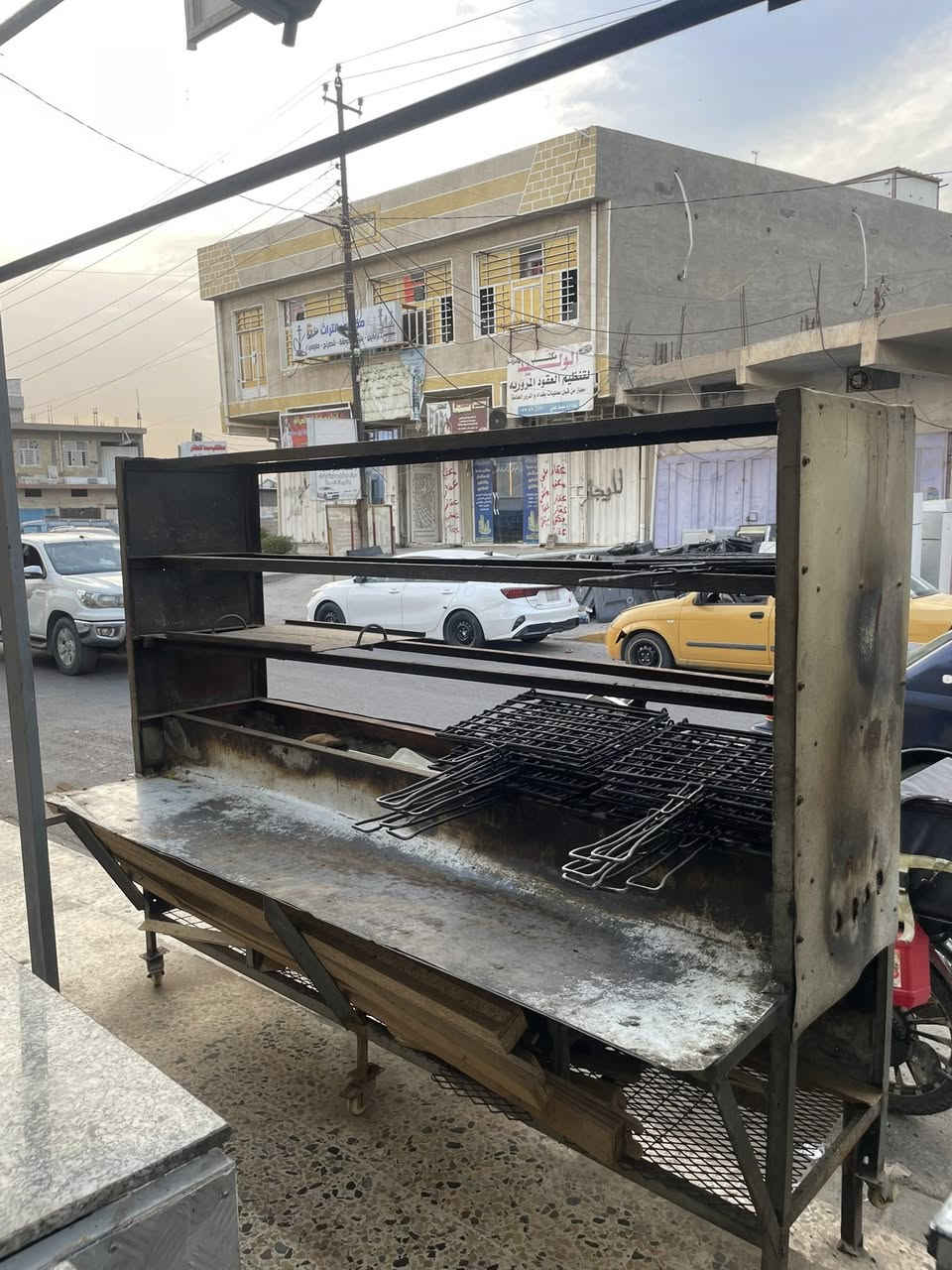 تفصال تكمه
شوايتين مع مزكافات س500
ميزين 250
غطاسات3سعر250
عارضه150
بغداد بوب الشام
***********
