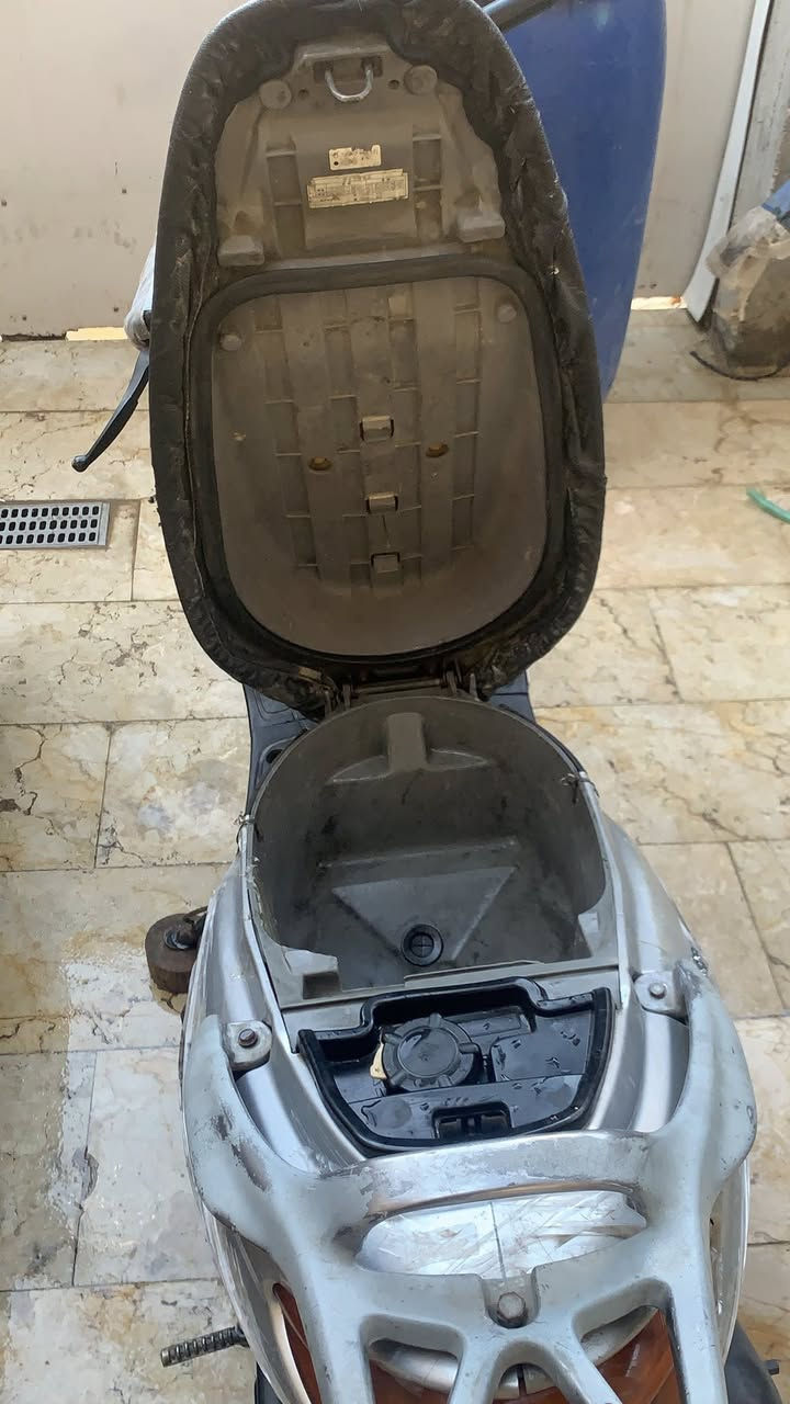 سلام عليكم دراجه لبيع اگزاز حلوه مكينتها ناعمه وخرسه   كلشي شغال بيها بس عوزها باتري  # ##ودراجه منغولي   لبيع نضيفه  مكيتنها ناعمه كلشي شغال بيها سلف هندر  لايت حلوه # السعر مناسب  راسلني خاص وتدلل هاذا رقمي ومكاني حي العسكري  ***********
