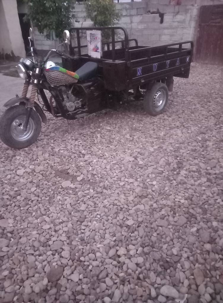 سلام  عليكم  سكوته لبيع موديل ١٥ بدون وراق مكفول من سرقه سعر٧٥٠ مكان العزيزية  ***********
