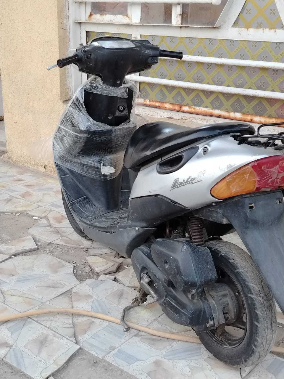 السلام عليكم دراجه ساسوكي الدراجه أوراق اصولي شغاله هندر نكره السلف عوزه باتري مفتوحه مره وحده السعر ٢٧٥ وبيها مجال مكاني ميسان حي الجامعه الهاتف *********** الشراي يتصل ويدلل
