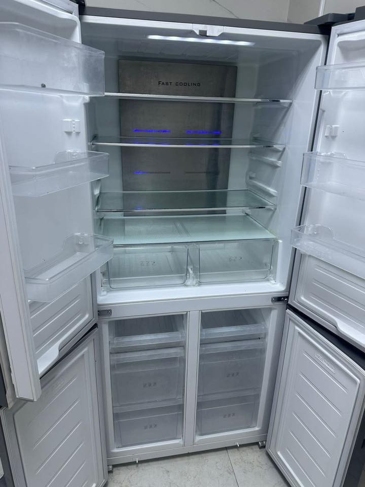 اغراض للبيع 
كلهن نضيف وجديد
ثلاجه استخدام قليل 
جدا
***********
غرف اطفال 
كنتور 
مجمده 
ثلاجه 
مكتبه
