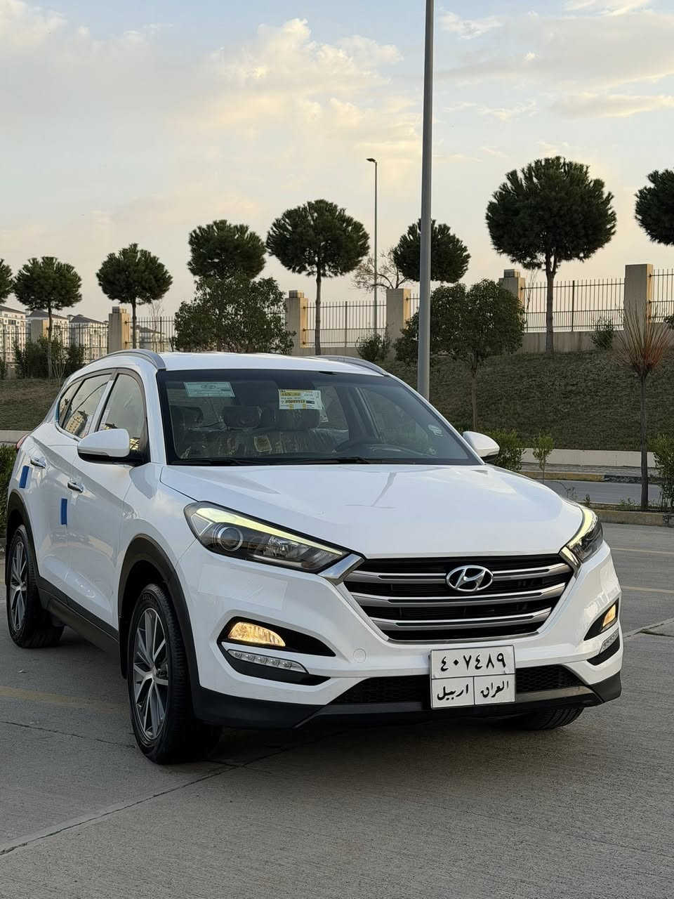 السلام عليكم هونداي توسان موديل 2017 خليجي كوري للبيع مواصفات السيارة مري شفط اشاير بلمري داخل لونين عسلي مطعم باسود كشاف امامي  بك لايتات ولايت LAD  لد امامي فول تحكم ستيرن تبريد قطعتين مكينه 2000 دوش كير آيتي  كير مكنيه مكفولات هندبريك رجل حداديه امامي خلفي كوله جديد تخم تايرات كوله جديد سيارة جديدة احلى من صور بس تكحيله اصبع ونص بلبنيد 

عنوان السيارة سليمانيه 
الاستفسار ***********
