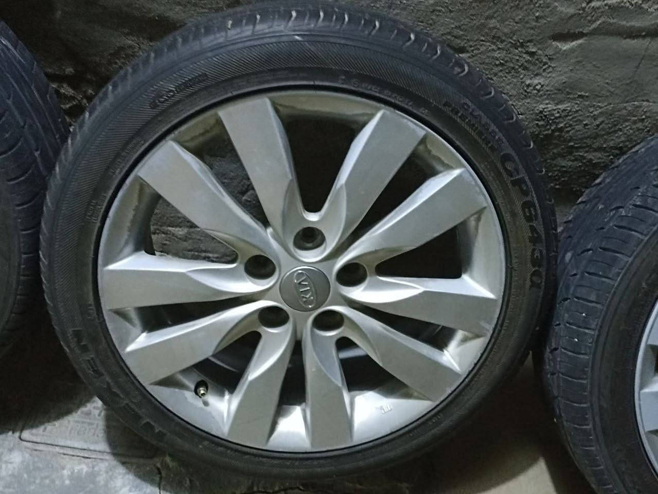 السلام عليكم
للبيع او المراوس 
تخم ويالة وتايرات حجم 17

الويالة: 
صناعة كورية وفول نظافة 
مكفولات من اي فطر او عواج او كسر
مصفرات بلنص 

التايرات: 
تخم اخوات حجمهن 17/45/215
نظافتهن80%

لسيارات: 
سورنتو
سنتافي
توسان
اوبتما
النترا
سوناتا
صول

العنوان بابل
السعر 225
الرقم ***********
