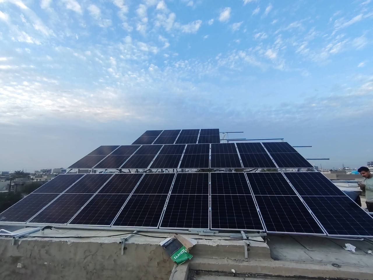 من بغداد 
تم تجهيز موقع مستبوشي التفاني للتبريد 
بمنضومه طاقه شمسيه
 بمقدار 40A نهاري و 30Aليلي 
بالاعتماد على 
1- انفيرتر ماركه هاي بور 11kw عدد 2
2- بطاريه 15.5kw عدد 2 
3- ألواح لونجي 620w عدد 20 
مستعدون لتجهيز وتنصيب منضومات الطاقة الشمسية في جميع المحافظات وبأعلى جوده ممكنه 
للحجز و الاستفسار تواصل واتساب
قسم الصيانه/***********
قسم المبيعات/***********
