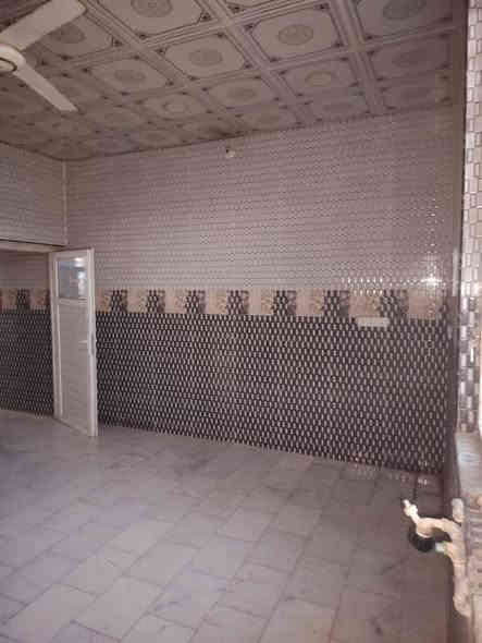 متوفر الان بيت #للايجار 
مساحته 240 متر موقعه #حي_الفرات 
بدايه شارع المستوصف من جهت شارع الصب يحتوي على غرفتين نوم وصاله ومطبخ واستقبال وصحيات داخليه وخارجيه وحديقه وكراج سياره
البيت مرتب ونضيف 

للاستفسار اكثر 
#اتصال_واتساب_***********
أو مراجعه مكتب السند للعقار الكائن في الجزائر شارع المطاعم مقابل مدارس التفوق الاهليه
