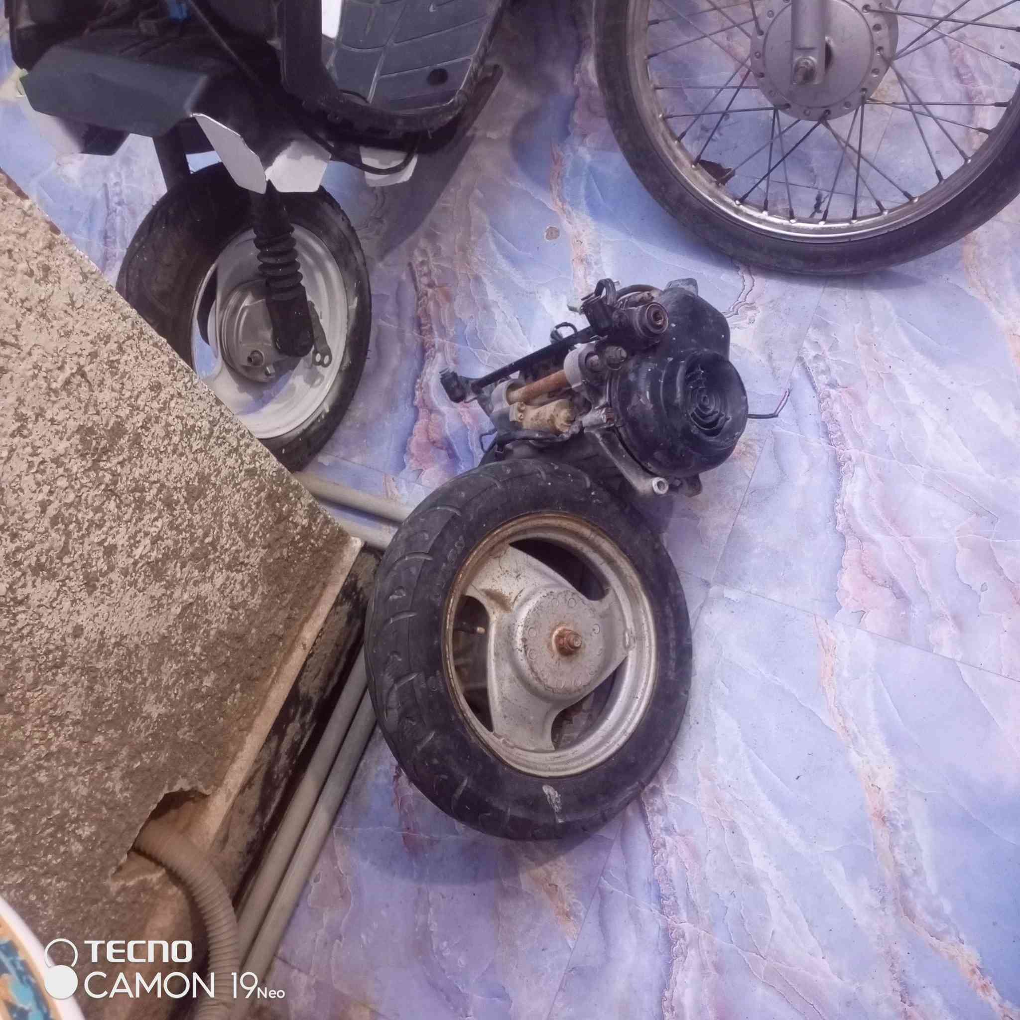 شاصي مال تسعة السعر 15 وياه دبلات امامي وخلفي
المحرك مال تسعة كايم 10


**إذا كنت صاحب هذا الإعلان وتريد حذفه لأي سبب، رجاءا أرسل رسالة إلى الدعم الفني**