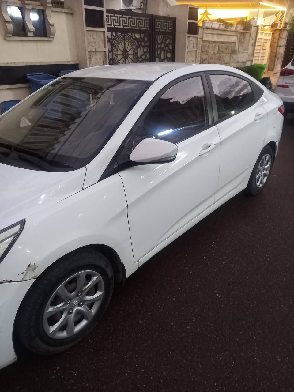 سلام عليكم اكسنت موديل ٢٠١٦ خليجي محرك ١٤٠٠ لون ابيض تحكم استيرن مخرج اوكس ويواسبي رقم بغداد 
السعر ٧٠ ورقه
