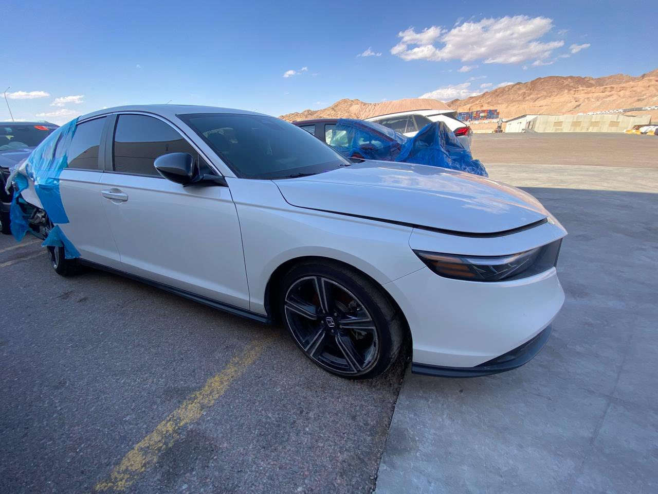 سلام عليكم
هوندا اكورد 2024 هايبرد ماشيه 18
 
🔴سيارة موجودة حالياً بل  حره 

⚠️السعر 165  ورقة مطروحه بل حره

(( تصلح للدخول كتاب شهداء او حره

الحادث كما موضح بالصور
للاستفسار 
***********
