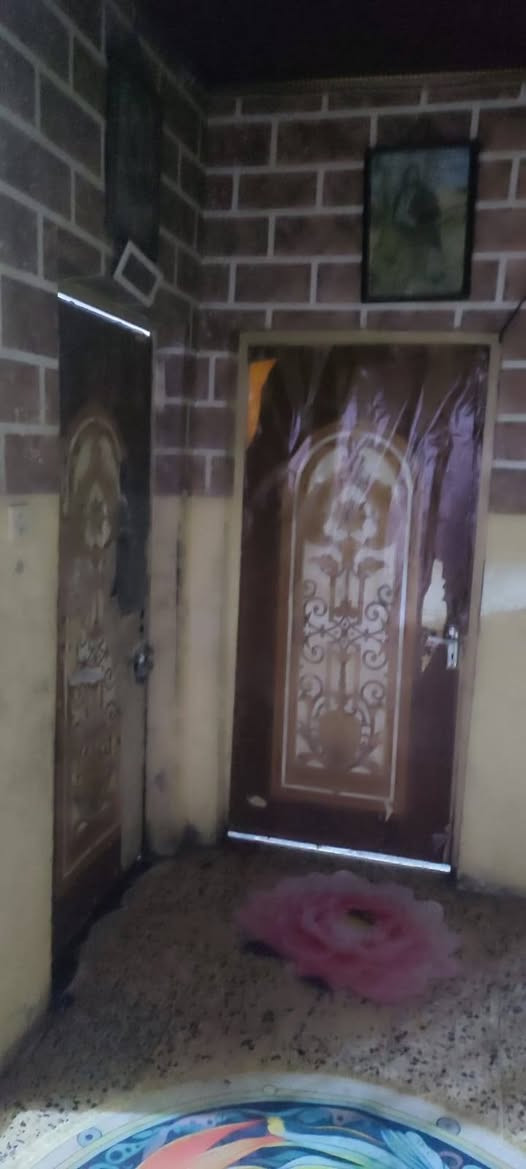 🏡 بيت للبيع في مدينة الصدر – قطاع 3

البيت باسم شخص واحد طابو ملك مسلح 

📍 الموقع: مقابيل شقق حبيبية شارع الصيانة ثالث فرع على اليسار نهاية الفرع

🔹 تفاصيل البيت:

- البيت طابق ونصف

🔸 الطابق الأول:

- غرفتان
- استقبال
- صالة
- مطبخ
- حمام داخلي
- حمام خارجي

🔸 الطابق الثاني (نصف طابق):

- غرفتان
- صالة صغيرة
- حمام

💰 السعر: 235 مليون دينار قابل للتفاوض للشراي

📞 للاستفسار متواجد على الواتساب فقط :
***********
