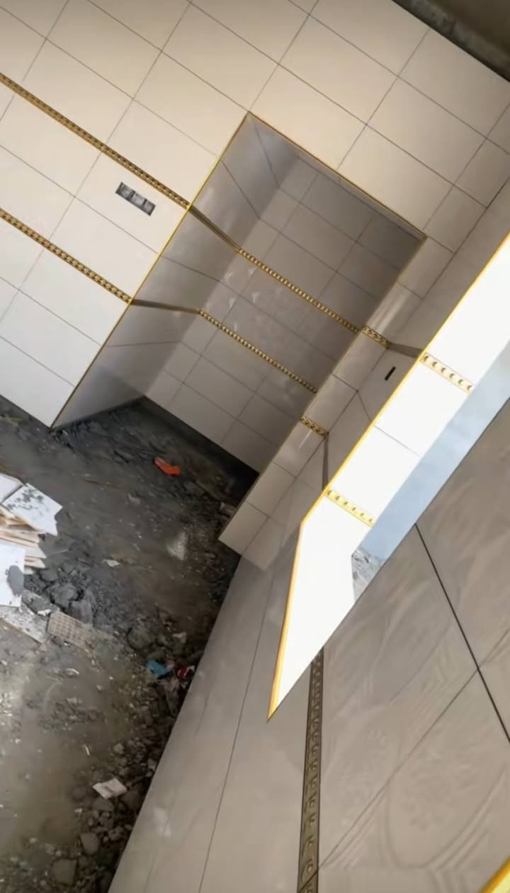 السلام عليكم خلفه سيراميك بخبرة طويلة في تنفيذ جميع الأعمال:
✔️ أرضيات
✔️ جدران
✔️ مطابخ
✔️ حمامات
شغل مرتب ودقة بالمواعيد وأسعار مناسبة 💯
للتواصل اتصال 📲   ***********
