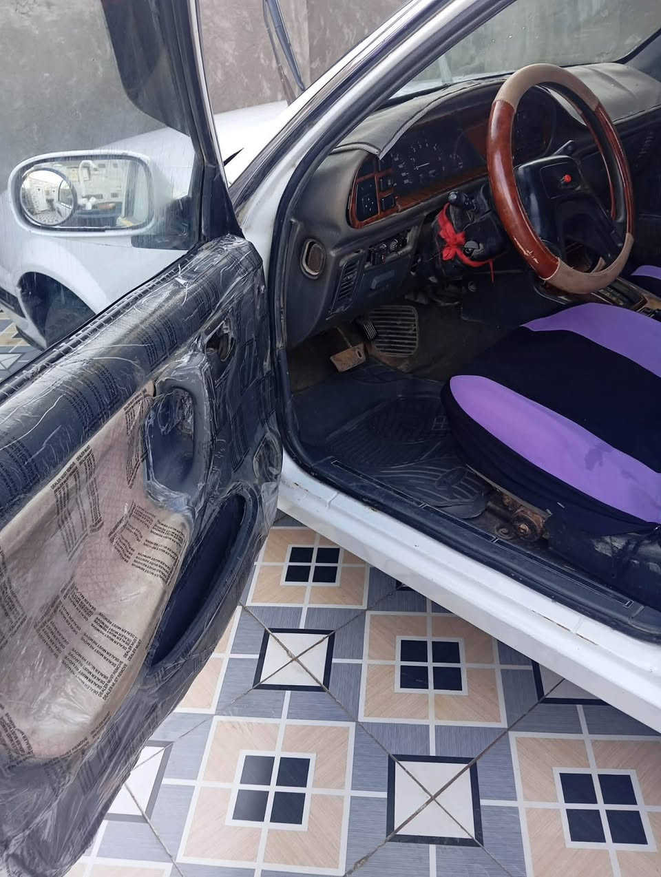 دايو برنس موديل 1995رقم بغداد دولي سنويه وهزه جديده .بأسمي لون ابيض. مكينه 2000مفتوح جديده كير واتو جديد . بيه مكانات صبغ سياره بلاديه شواصي جدد . تبريد عاطل . تايرات نضيفات . مشط ستيرن مال حاويه حداديه نضفيه. كهربائيات شغال كيجاته كله شغاله. خياس مابيه .. سياره مال جناي .. سعره 35وبيه مجال .
مكانه بابل قضاء القاسم 
***********
