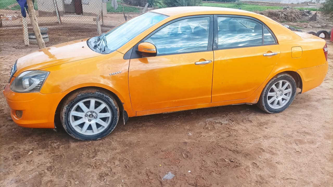 سياره جيلي موبل لبيع 2013 سنويه 2029 مصفره  خط  وبحث   سعر 40وبيها مجال.    رقم قادسيه عنوان سدير  رقم جوال ***********
