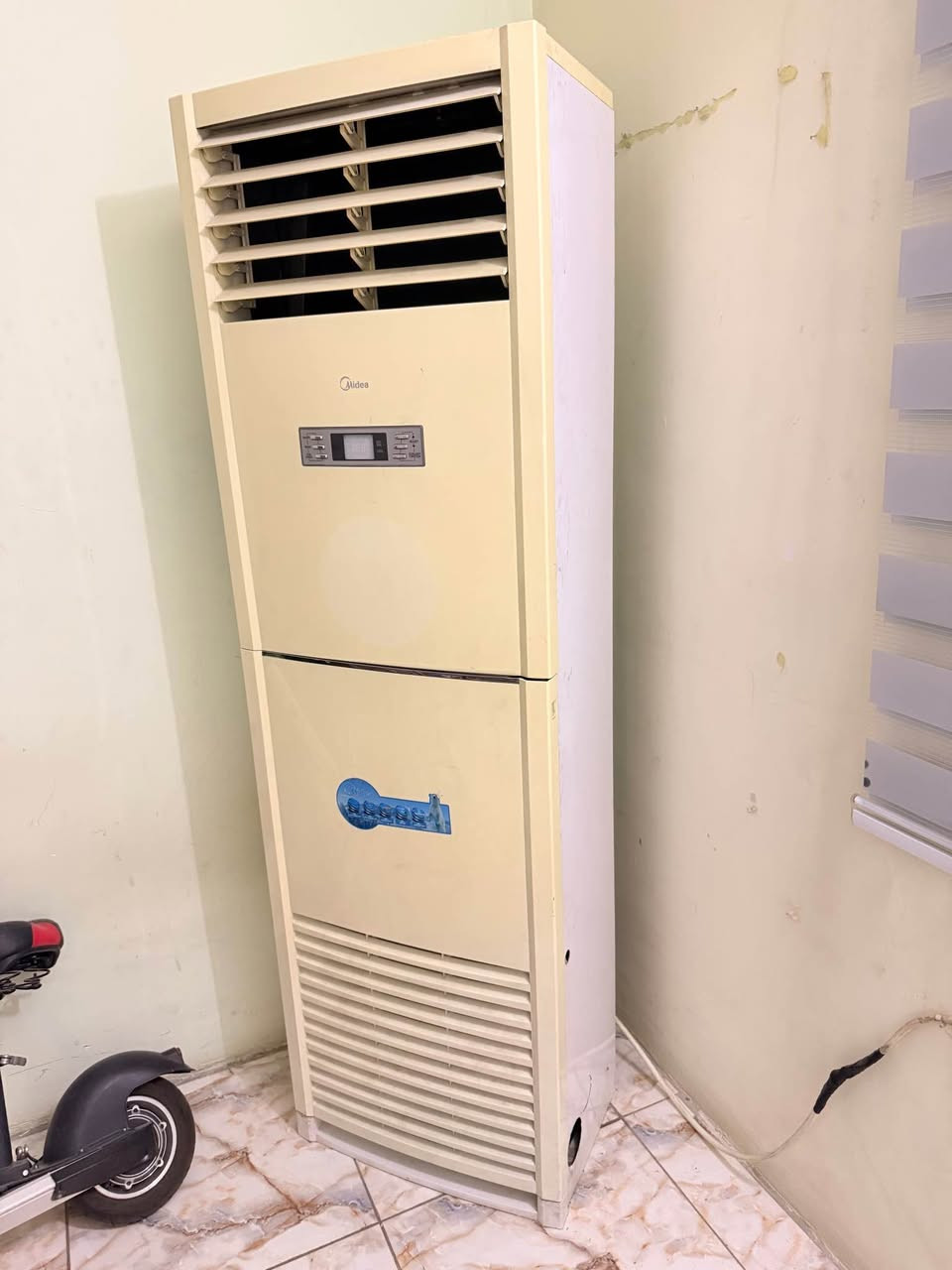 السلام وعليكم سبلت كنتوري عدد 2 
3 طن كلش مضيف وعلى الضمان مكان بغداد 
*********** بغداد, العراق
