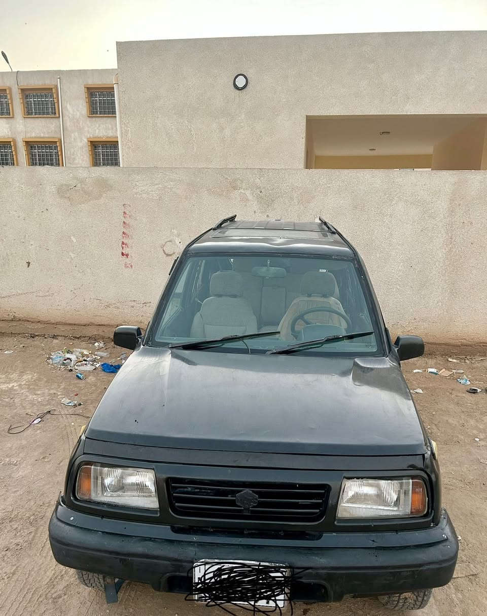 سازوكي موديل2000 مكينه وكير بلاد كهربائيات كلها شغالةالسعر32 اتصال ***********مكان السيارة ناصرية مركز رقم بصرة انكليزي
