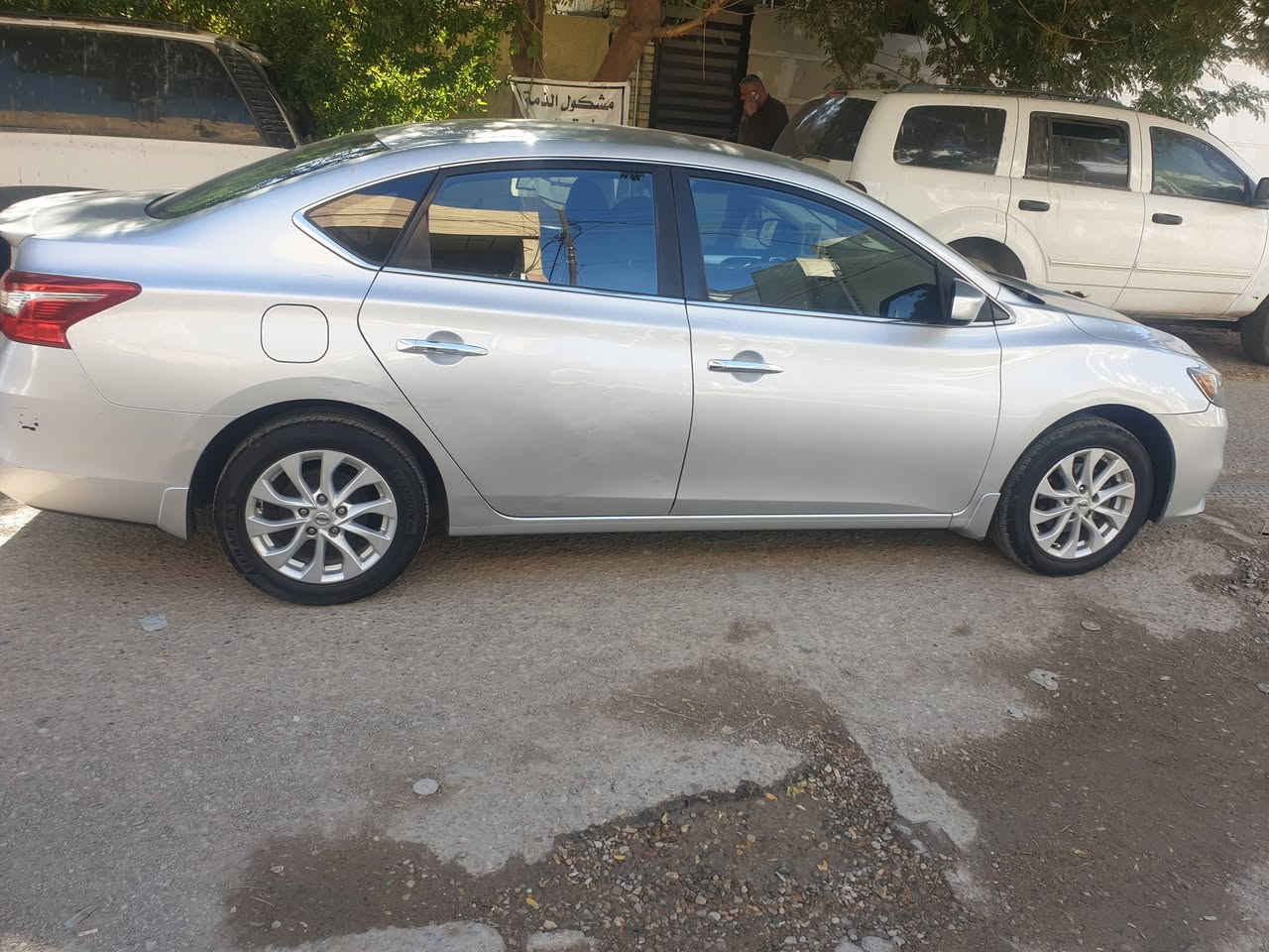 نيسان سنتره موديل 19وارد امريكي رقم نجف سنويه 26 بسمناحادثها فقط طرف لبنيد من جه ليسره وبارد باب لي خلف صدر سعر 120 بيها مجال *********** مكان سياره واسط
