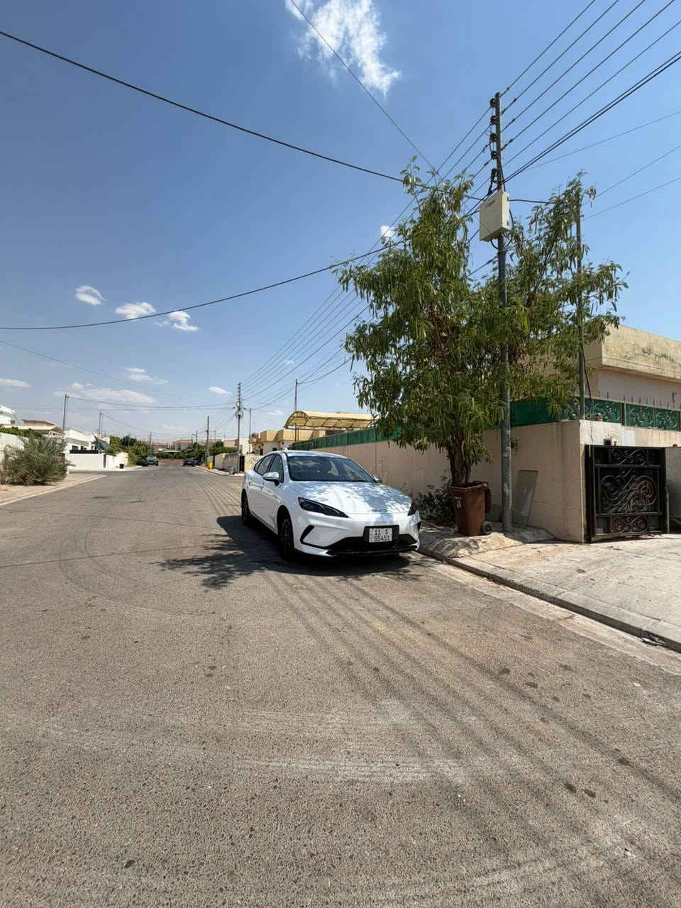 سلام عليكم بي وي دي سيل 5 سياره مشي 9000 سياره جديد كفاله عامه سياره رقم بغداد سياره جديد كلش  بمعنى الكلمة ***********
