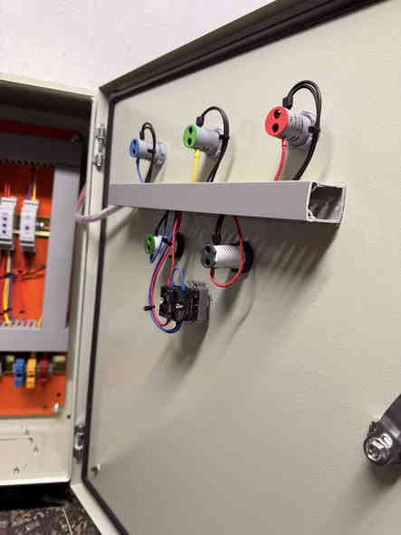 ⁨ هيج يكون عمل فني للي يحب عمله 
الحمد لله 
تم اكمال بورد 700*500
ستار دلتا 
لتشغيل ماطور  مياه بقدرة 55KW و 75HP
بإشراف المهندس حسين علي 
لصناعه البوردات الكهربائية بشكل احترافي 
البصرة-***********
#كهرباء #العراق #basra #آلبصرة #cotrol #بغداد #اكسبلور #دوائر_كهربائية #كربلاء #تايمر_كهربائي #كهربائي #فيسبوك #ريلزات #stardelta #motor⁩
