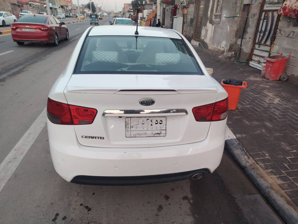 السلام عليكم 
سيراتو مديل 2013 رقم بصره تحويل 
مكينه ١٦٠٠ كير كهربائيات كفاله السياره 
الاستفسار *********** السعر 95 وبيها مجال البصرة, العراق
