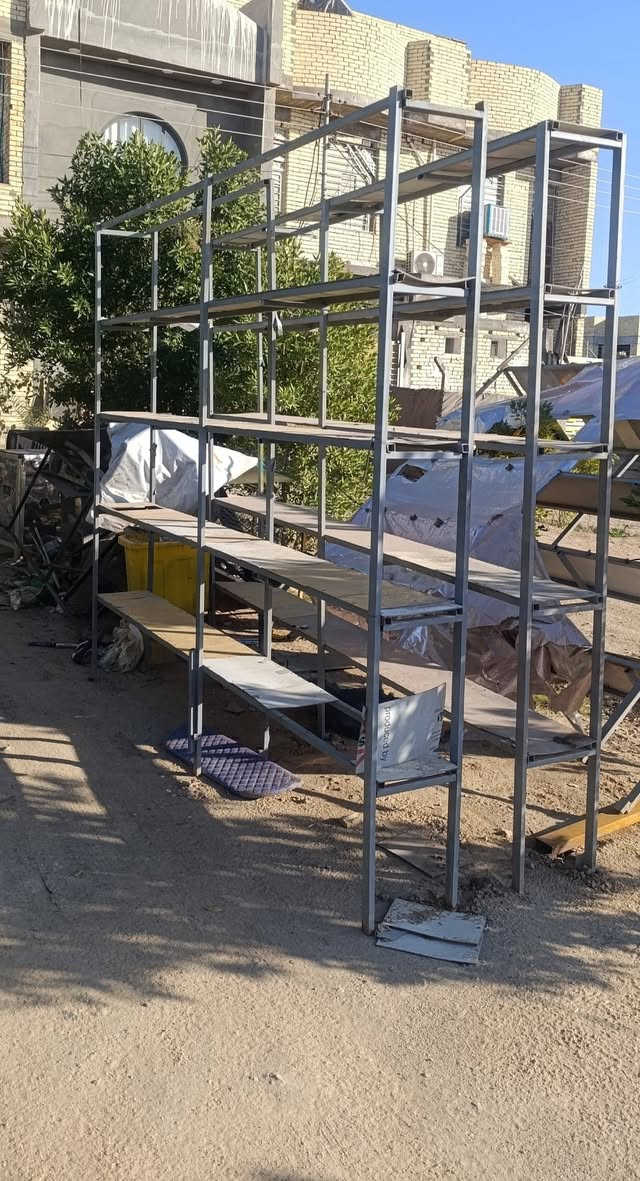 سلام عليكم رفوف حديد  عدد 3 
طول 3متر/ رتفاع 2ونص / عرض رف 30سم 
مستخدمات بسعر مناسب 
للاستفسار الاتصال ***********
